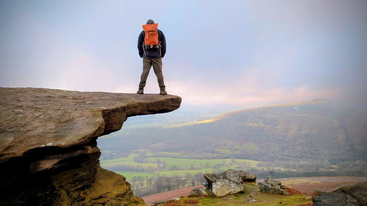 Bamford Edge Derbyshire Peak District - Circular walk from Bamford Railway Station 