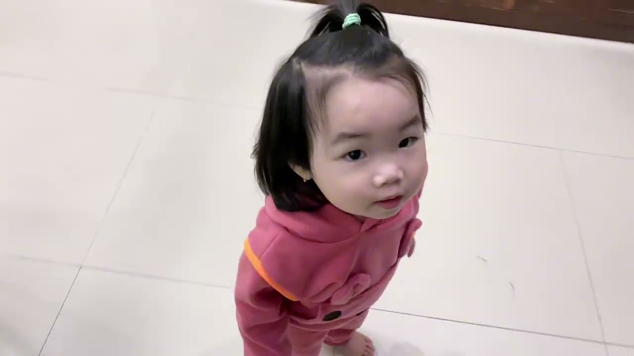 Cam dẫn Phô Mai 2 tháng tuổi đi gặp bác sĩ