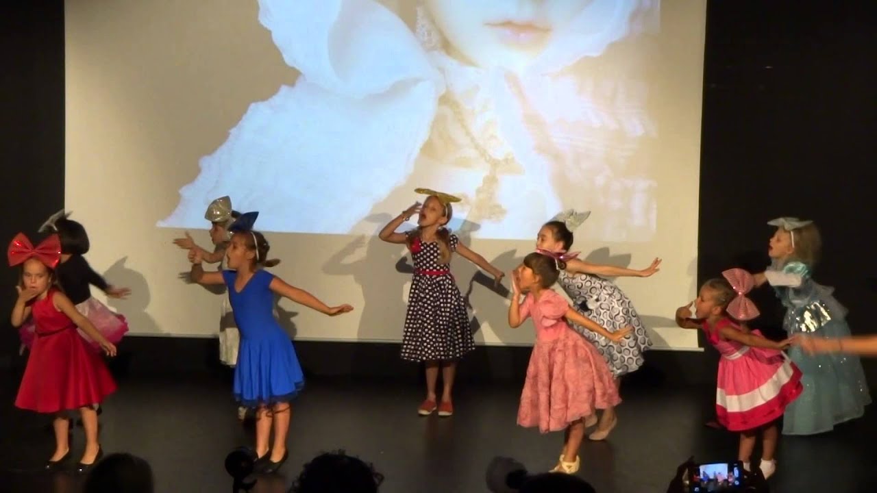 Danse des poupées Fête Russe 28.06.2015