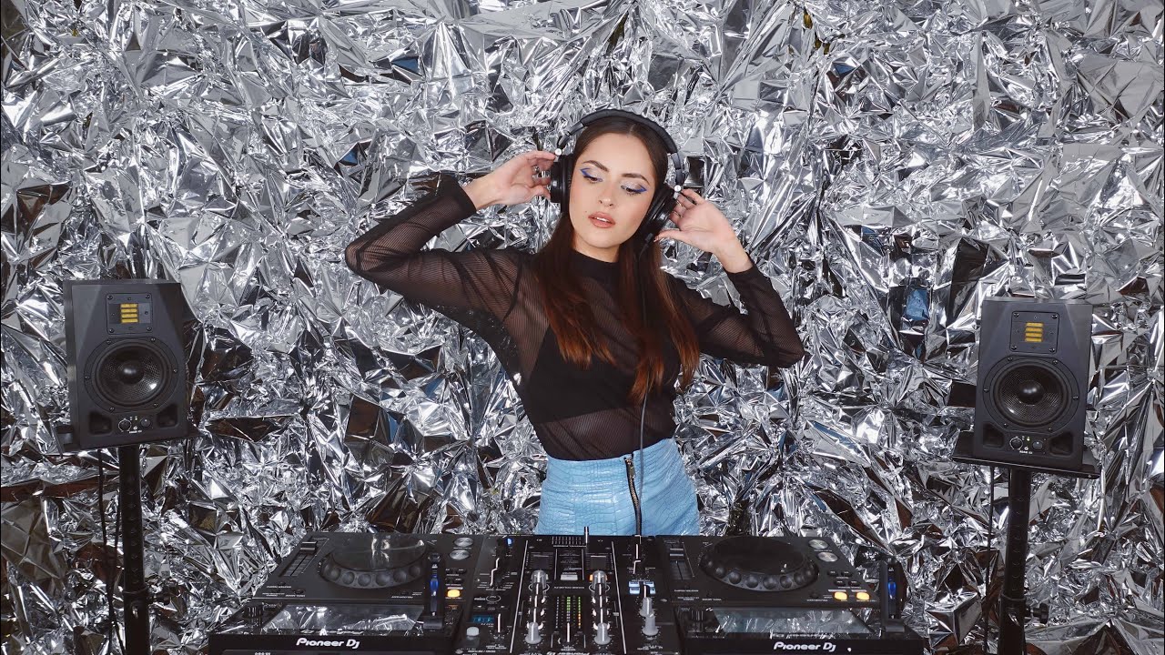 Pollyfonika - Futuristic Techno Mix