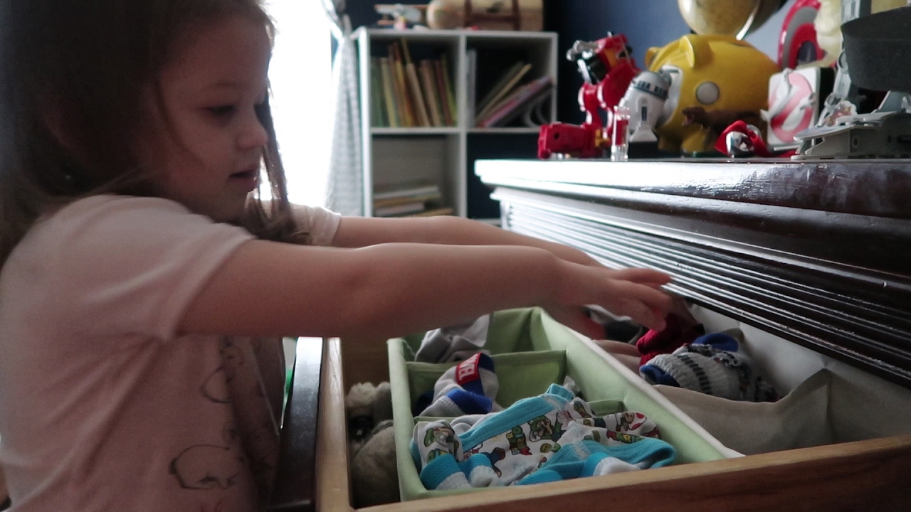 3 Year Old Doing Laundry! | DITL 2.6.17 #GoTeamHale #KyleandCourt