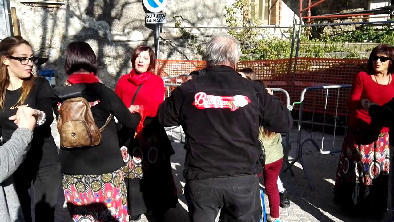 Lanternina Folk a SERRE (SA)
