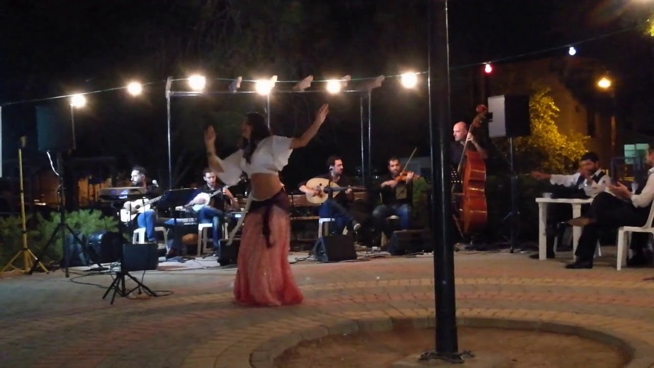 Το Καφέ Αμάν (Είμαι μια μόρτισσα μικρή)