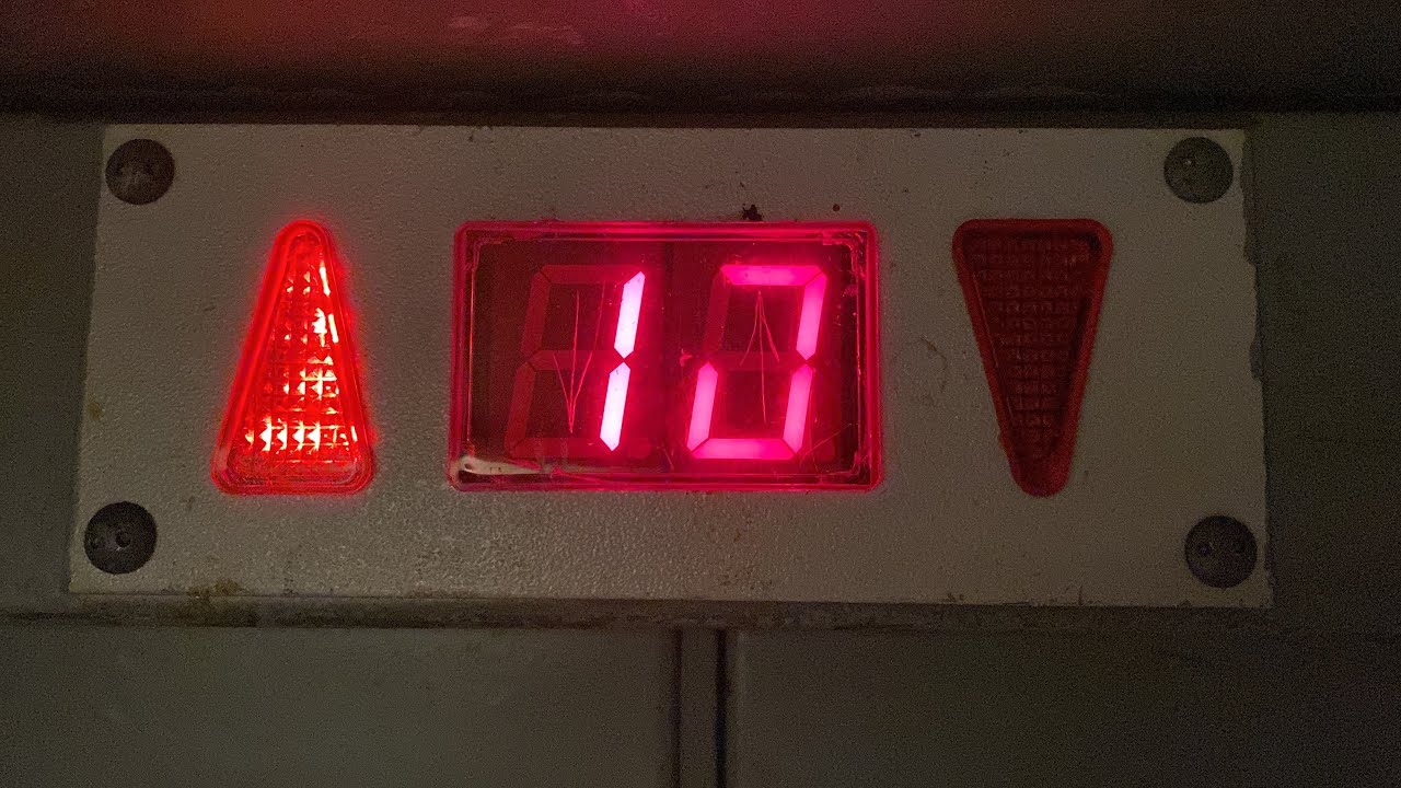 (036.0/2387) Лифт МЛМ 2002 г. / Московский проспект 98 п9