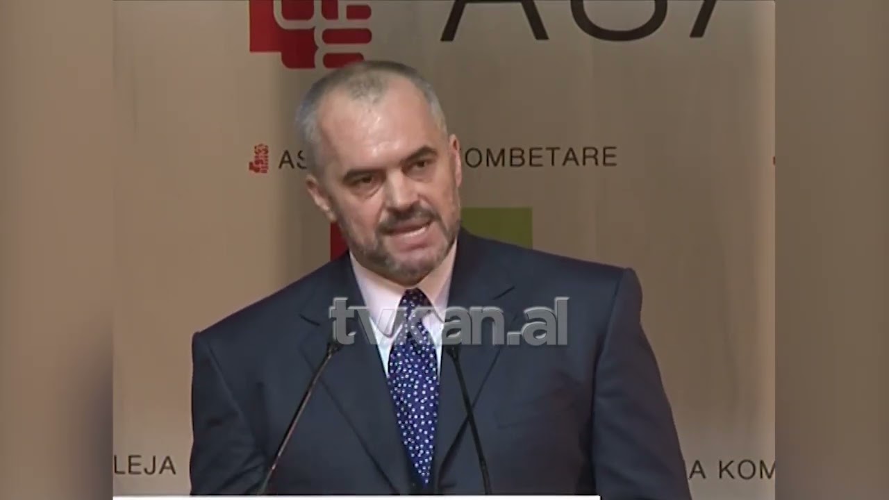 Edi Rama p&euml;rjashton dy figura t&euml; njohura nga forumi drejtues i PS-(2 Dhjetor 2011)
