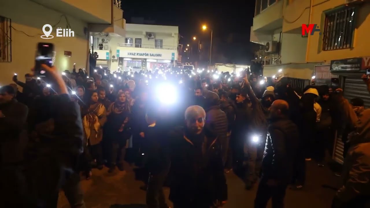 ROJAVA&rsquo;YA DESTEK İ&Ccedil;İN MEŞALELİ Y&Uuml;R&Uuml;Y&Uuml;Ş YAPILDI