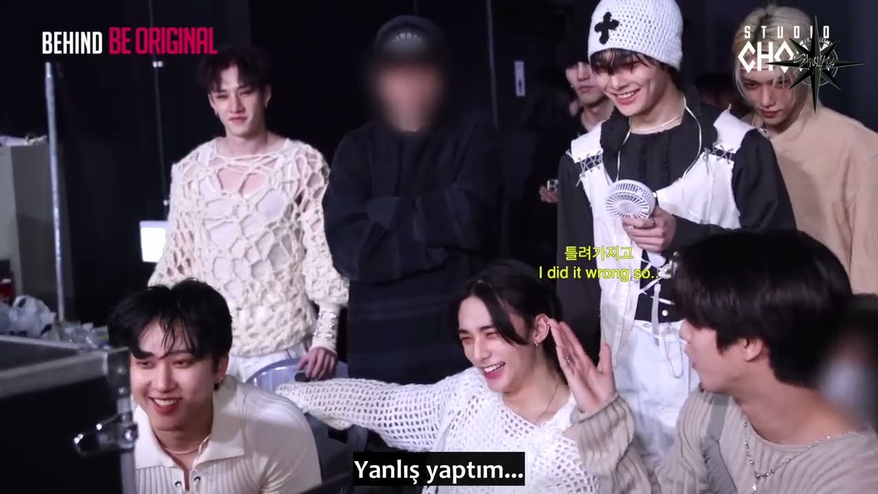 T&uuml;rk&ccedil;e Altyazılı | [BE ORIGINAL] Stray Kids '樂 (LALALALA)' (Behind)
