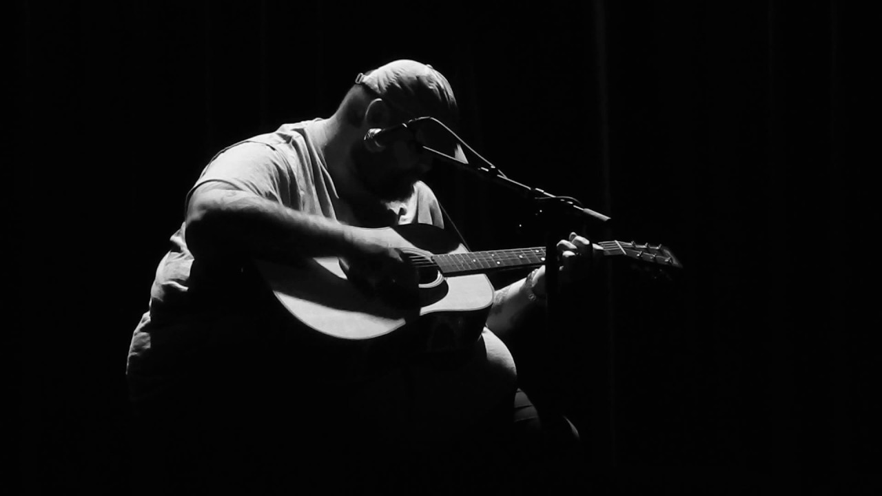 Half an hour of JOHN MORELAND live@Paradiso Amsterdam 2017