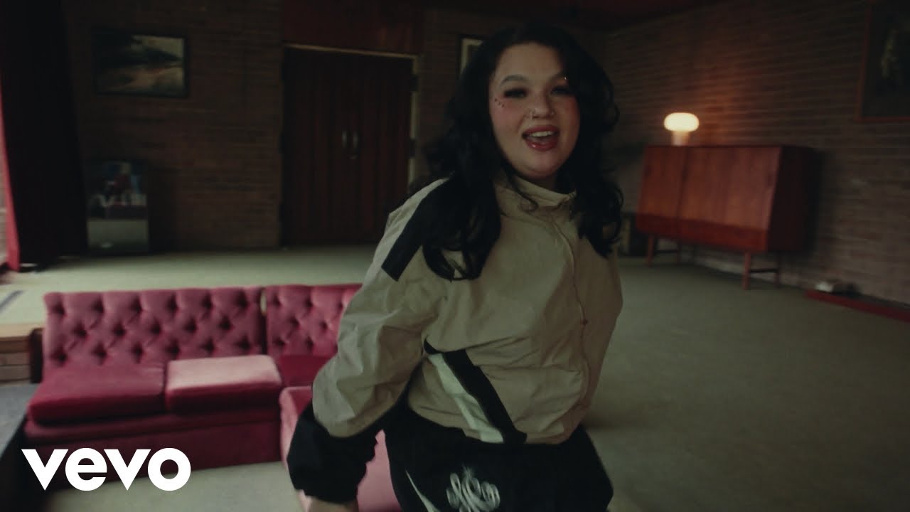 Lola Young &ndash; From Down Here (From a Living Room)