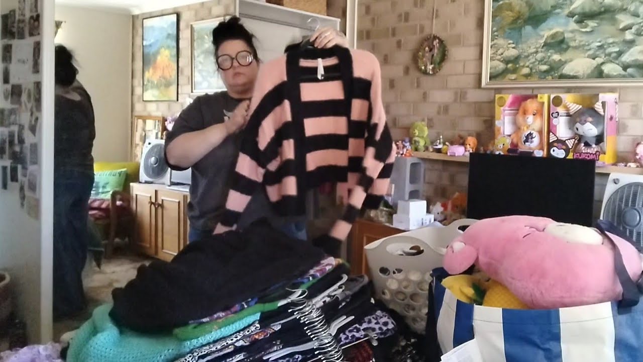 Vlog 59 Wardrobe Sort Through and Thrifting 