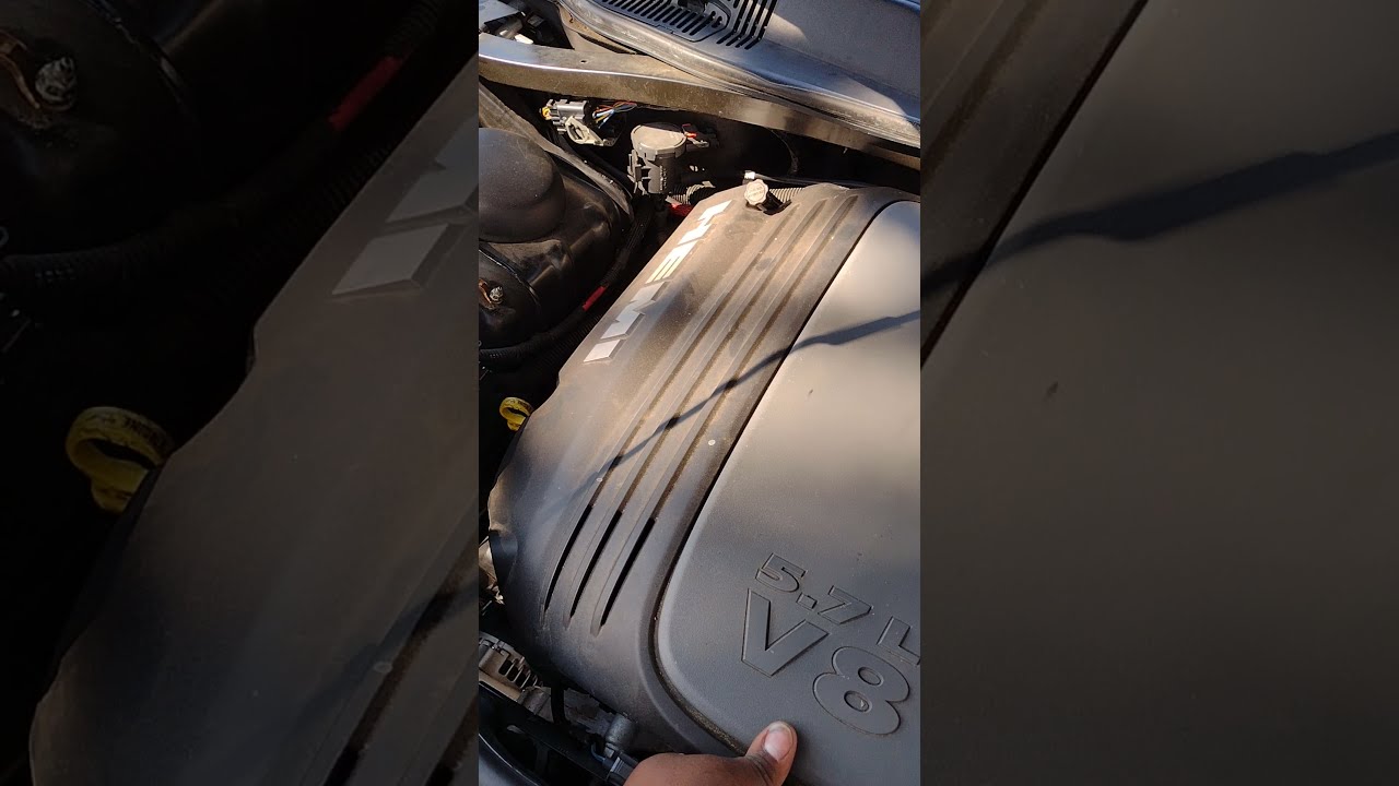 2009 r/t challenger  alternator not charging issue wire problem fixed