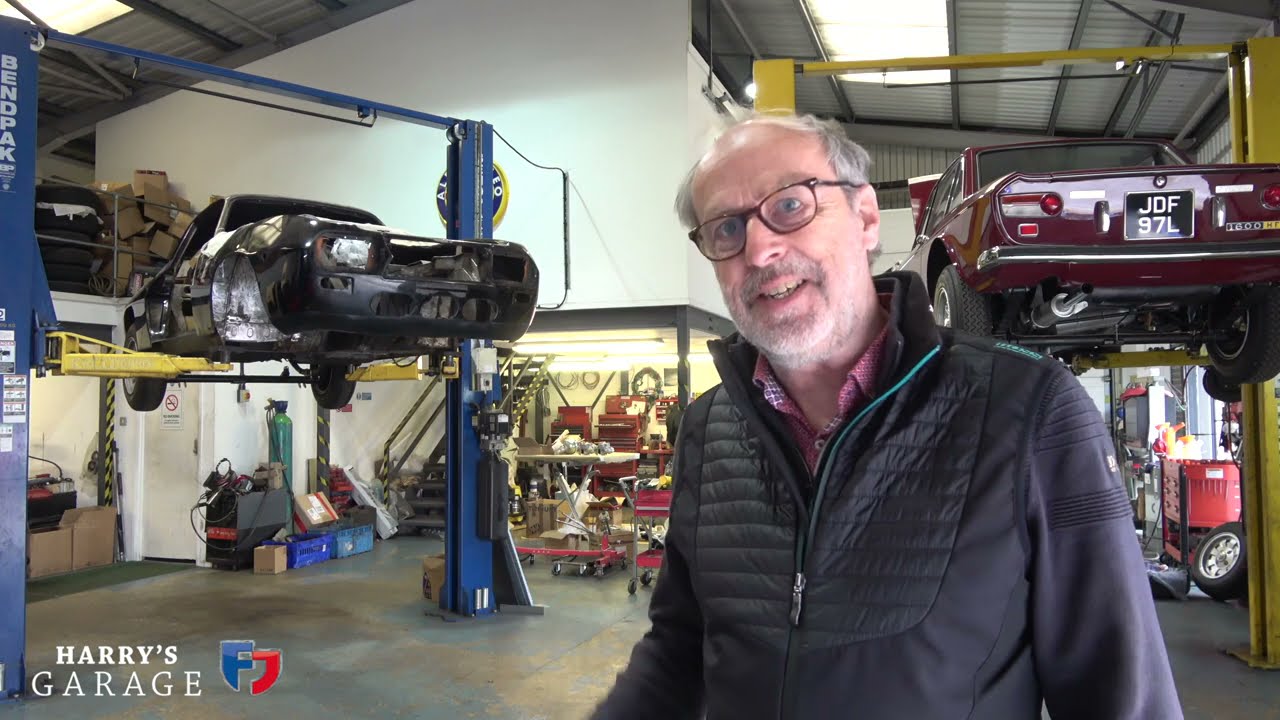 Lancia Fulvia Zagato restoration part 4. Engine gets rebuilt but the Zag's floor has gone!