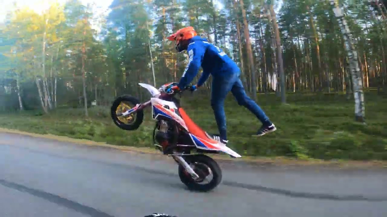 Supermoto Summer 2021 // Fantic Casa 183cc Stuntriding & Handbrake Wheelies!