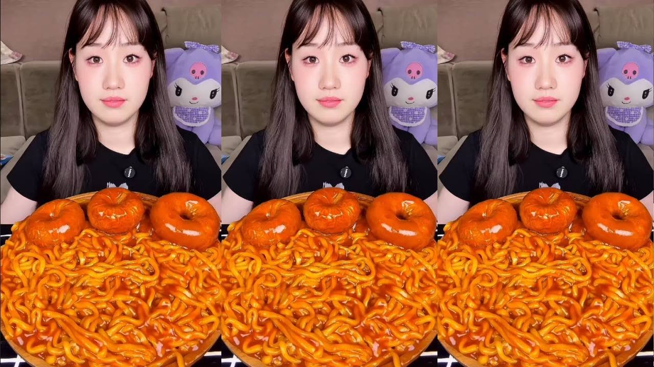 Immersive experience of eating spicy chicken noodles with bread