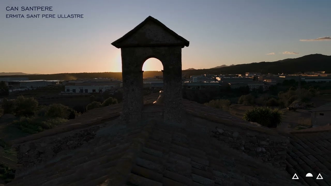 MASIES DE CASTELLAR DEL VALL&Egrave;S: SANT PERE ULLASTRE I CAN CASAMADA des de l'aire