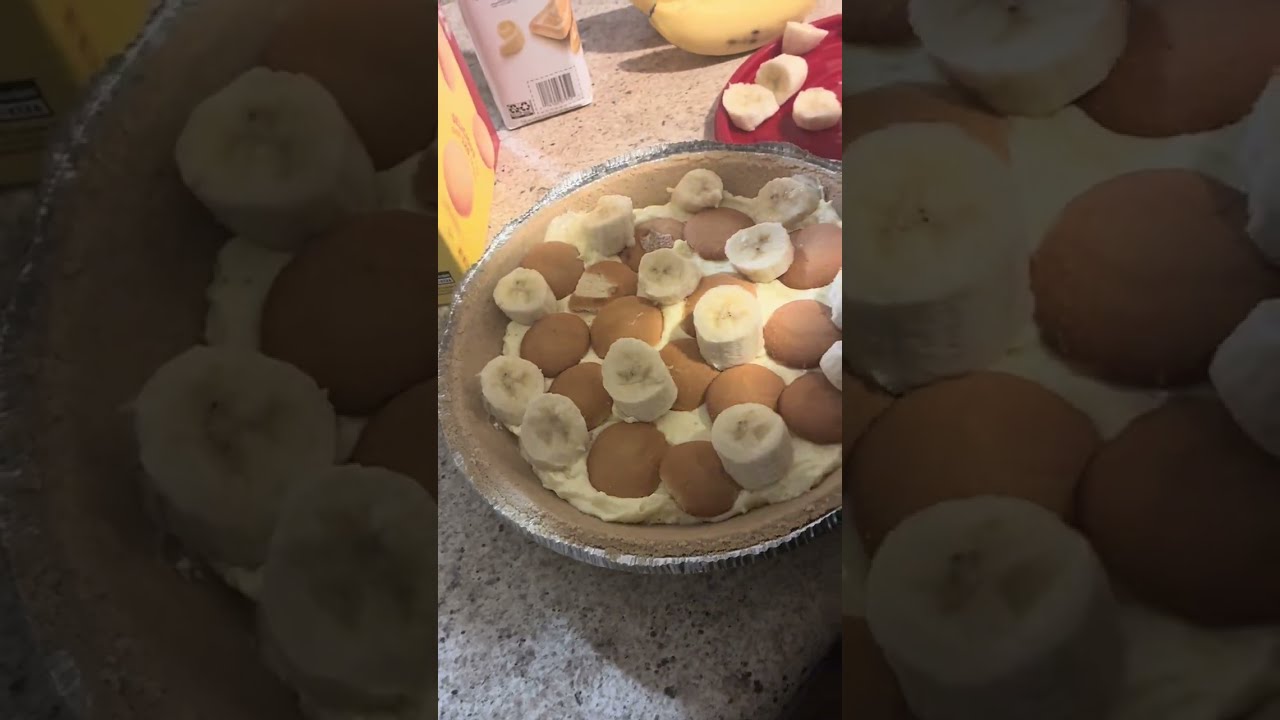 Banana pudding cheesecake delicious 😋 ￼