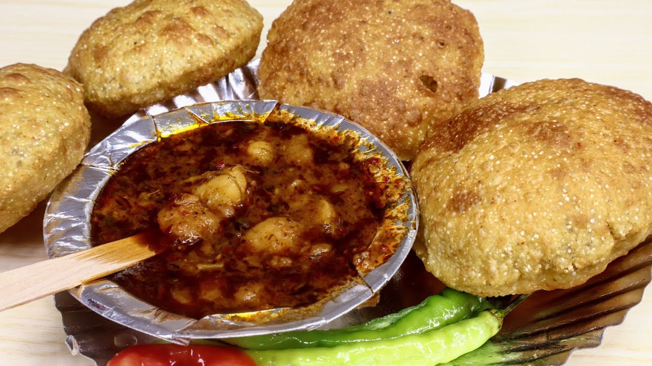 मथुरा के डुबकी वाले आलू और बेडमी पूरी की सीक्रेट रेसिपी, Dubki wale Aloo Bedmi Puri ki Recipe, aloo
