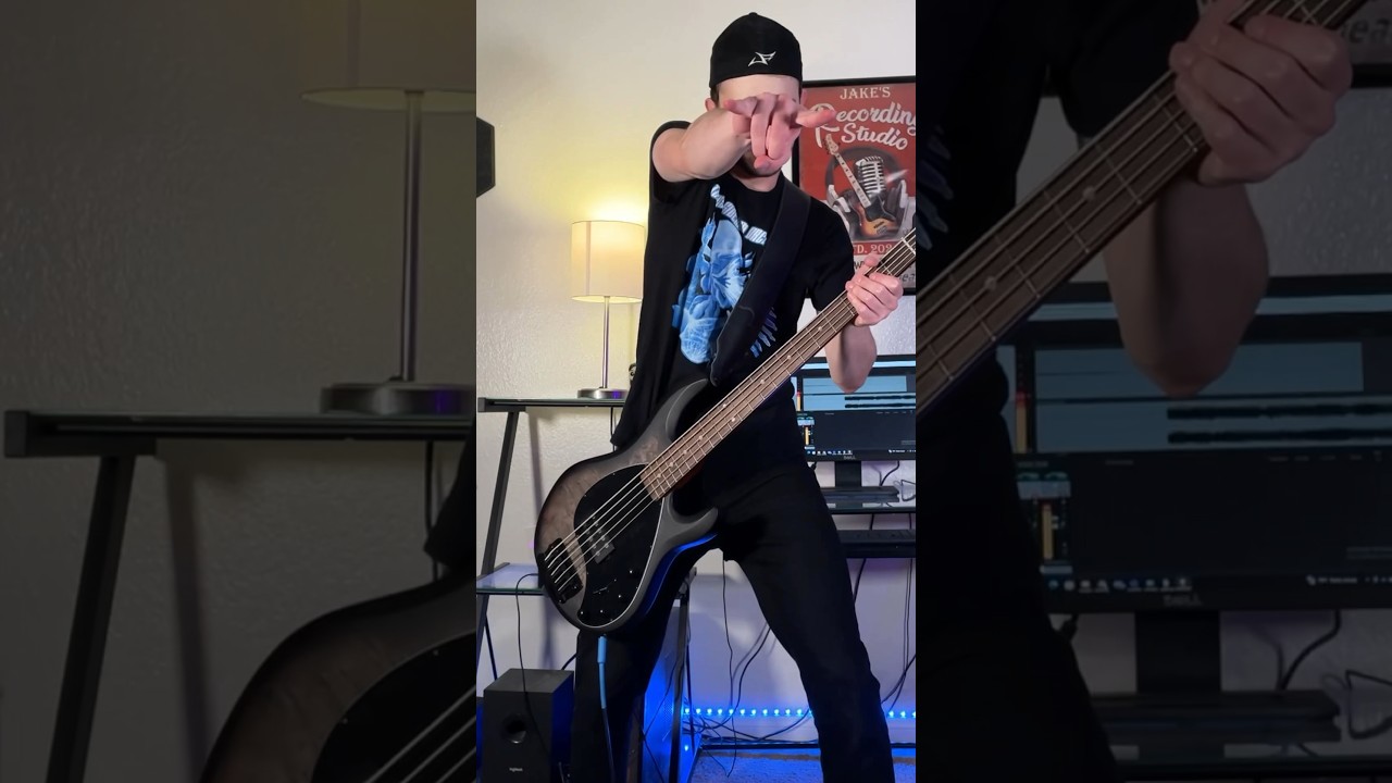 &ldquo;Holy Wars&rdquo; on bass&hellip;but with FINGERS - Megadeth