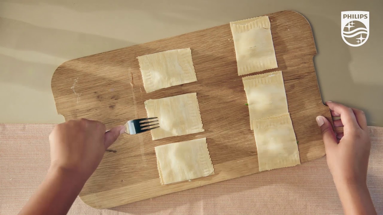 Philips Pasta and Noodle Maker HR2375/13 - Ricotta Spinach Ravioli with Sage Butter