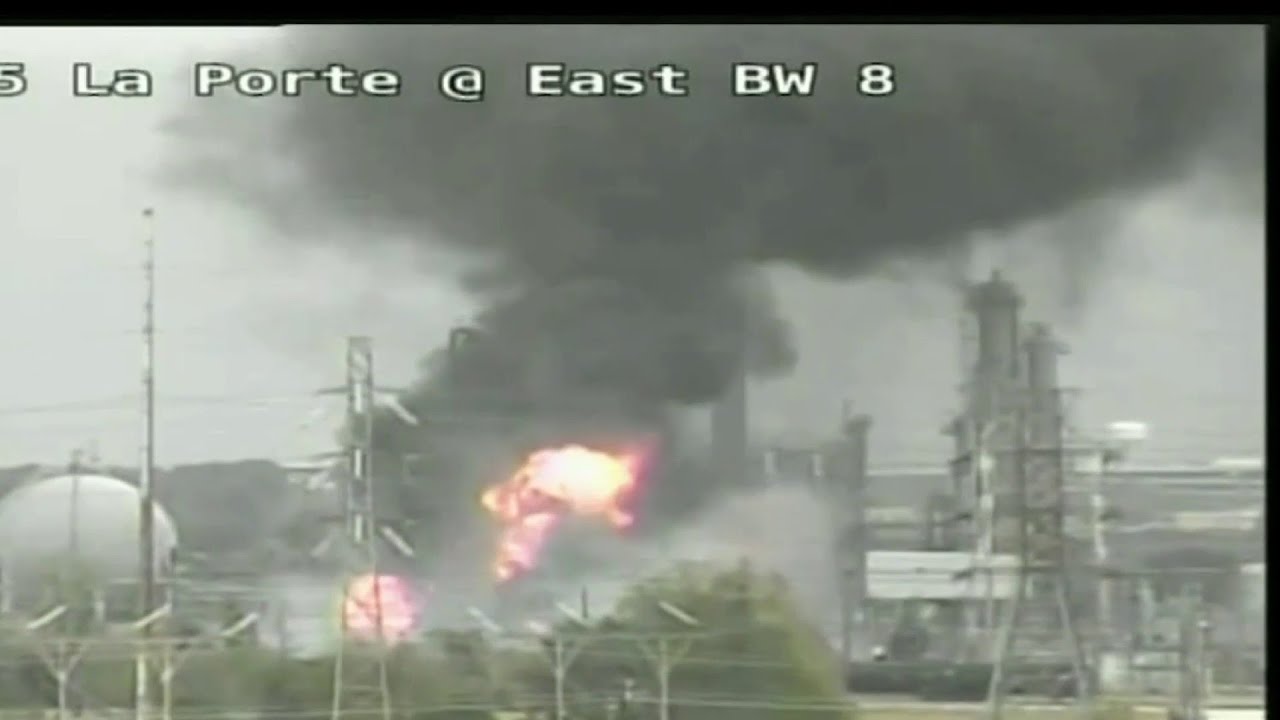 Fire crews responding to possible explosion at chemical plant in Pasadena