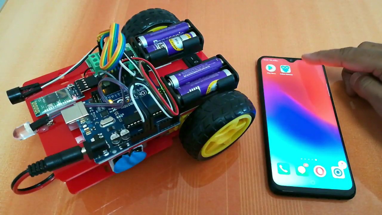 How to control Arduino robot by Smartphone - Video tutorial