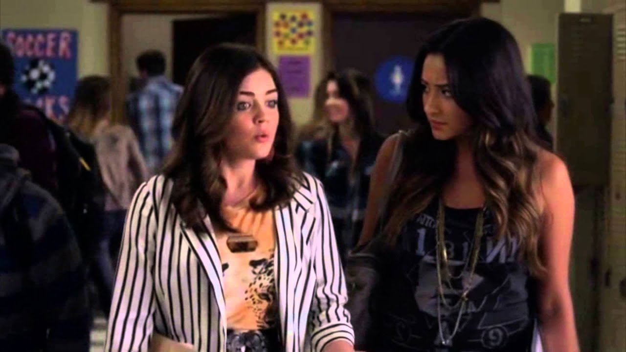 Pretty Little Liars - 3x14 - Mona returns to school; Meredith takes over the girls' history class