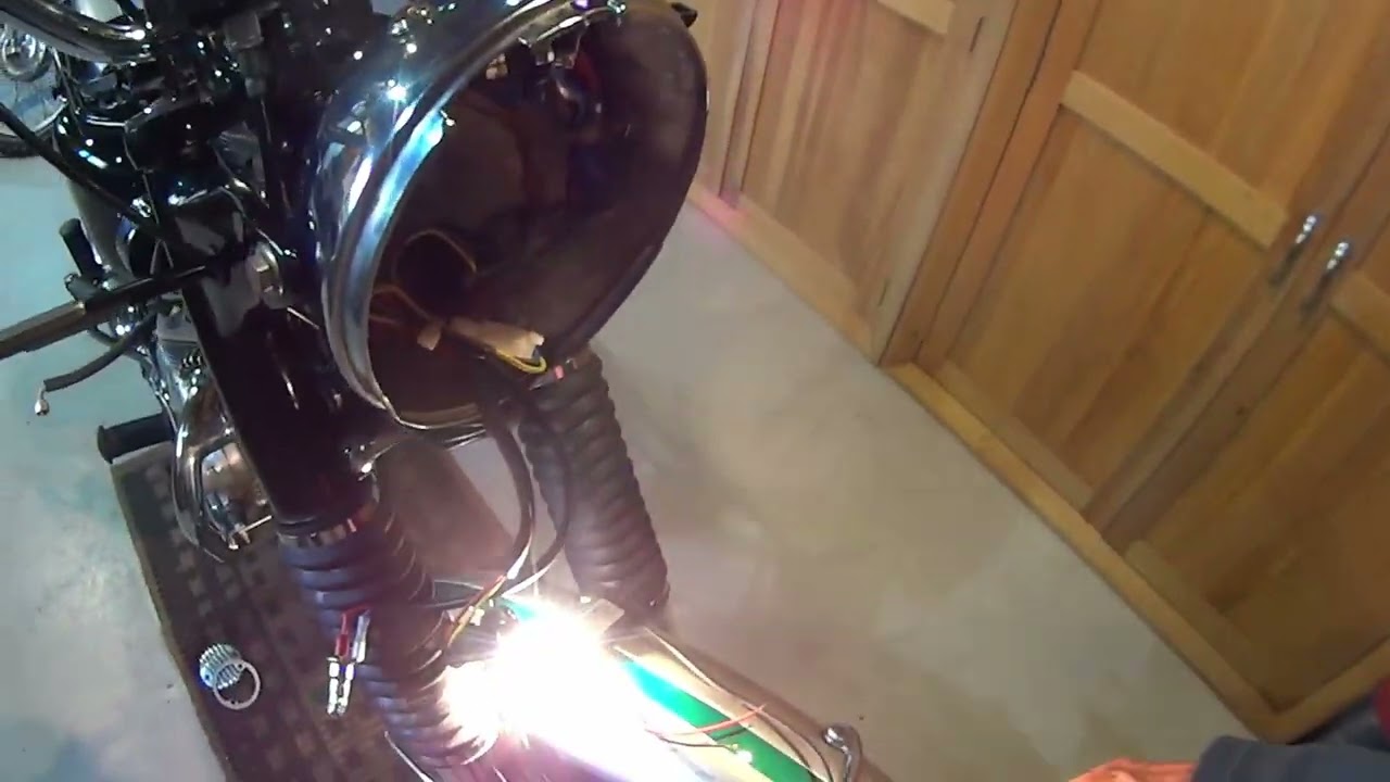 Triumph Daytona T100R 1969 года. Проектирование, изготовление и установка нового жгута проводов.