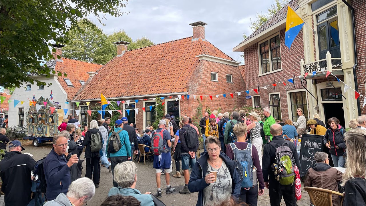 Draaiorgel het Zonnetje in Niehove tijdens Tocht om de Noord