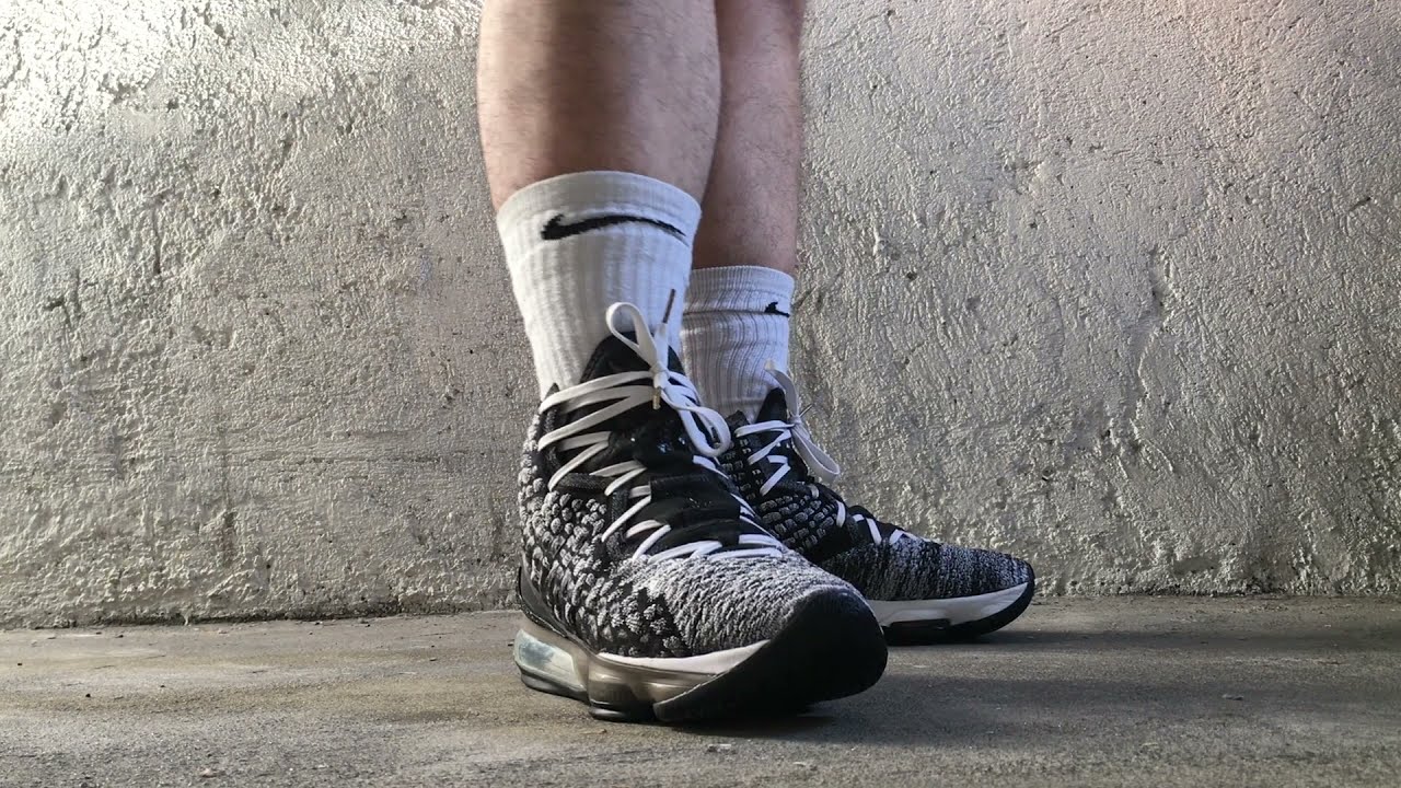 Nike LeBron 17 