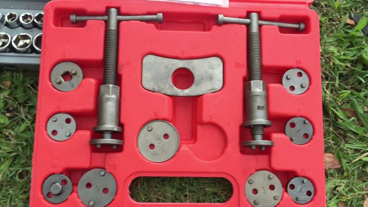 Toyota Corolla 2010/2011 Rear Brake Pad Replacement