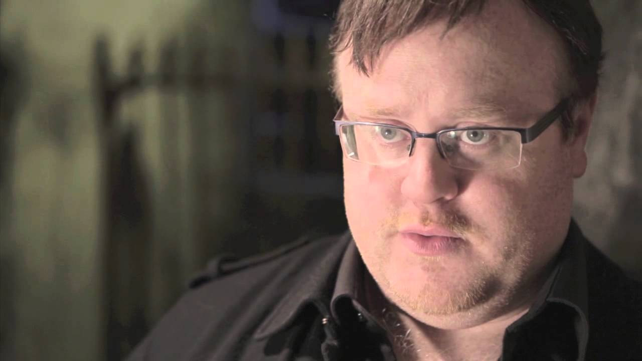 Derek Landy talks about Skulduggery Pleasant - Part 1