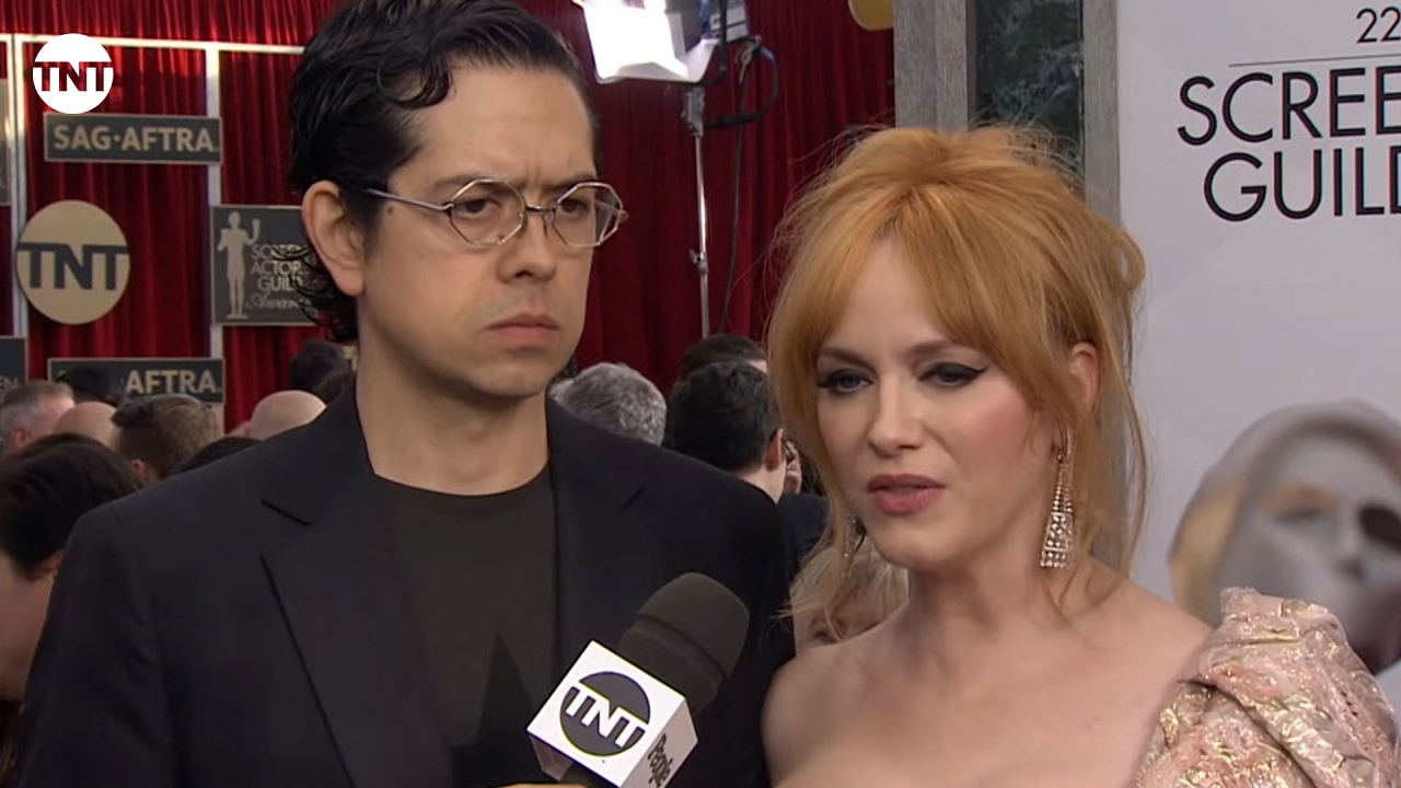 Christina Hendricks and Geoffrey Arend I SAG Awards Red Carpet 2016 I TNT