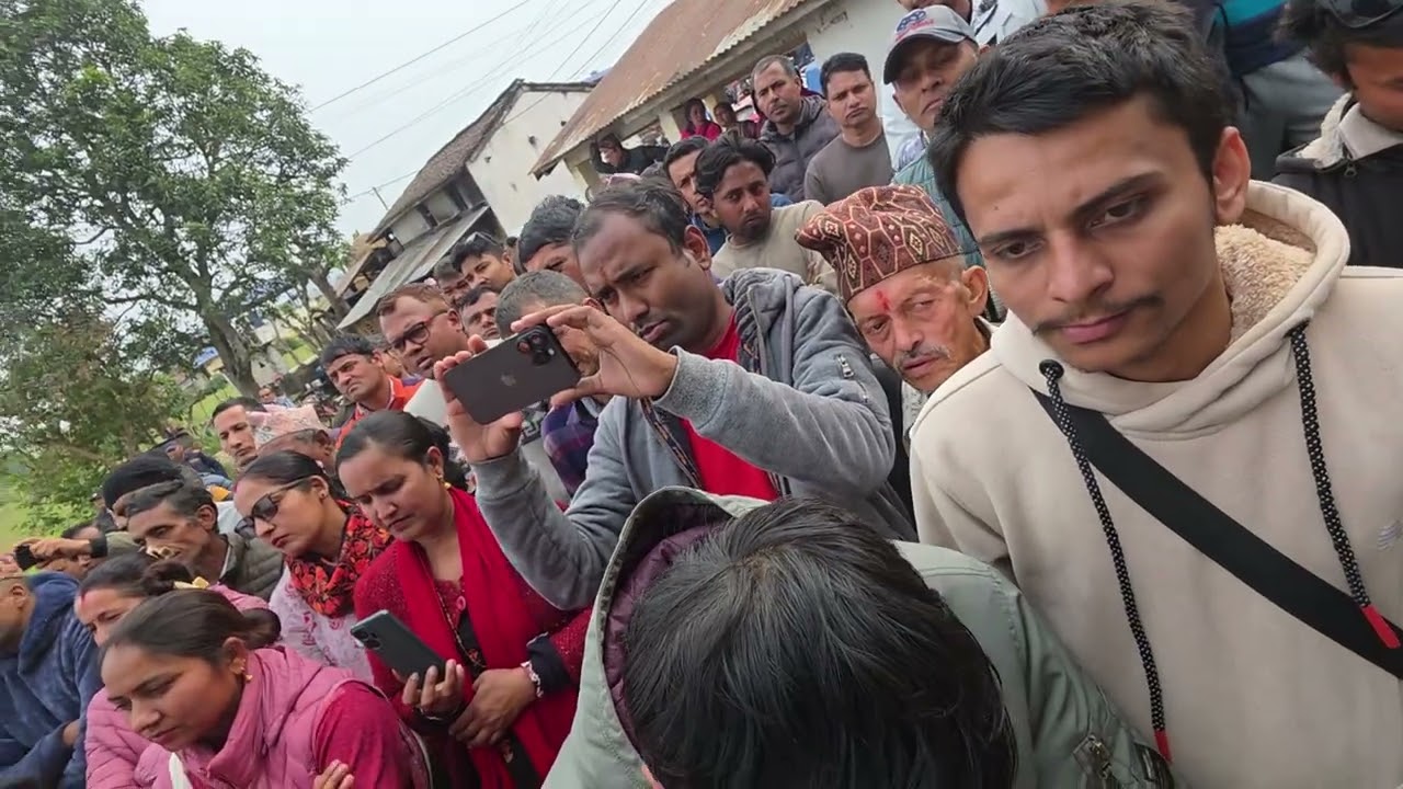 काङ्ग्रेस पार्टीका वडा अध्यक्षले गरे सोबिता गौतमको हातबाट राष्ट्रिय स्वतन्त्र पार्टीको सदस्यता ग्रहण