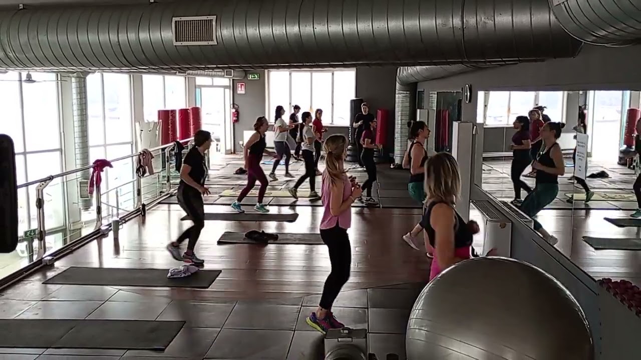Corso G.A.G... palestra lake fitness Lovere by Simon e Anna 