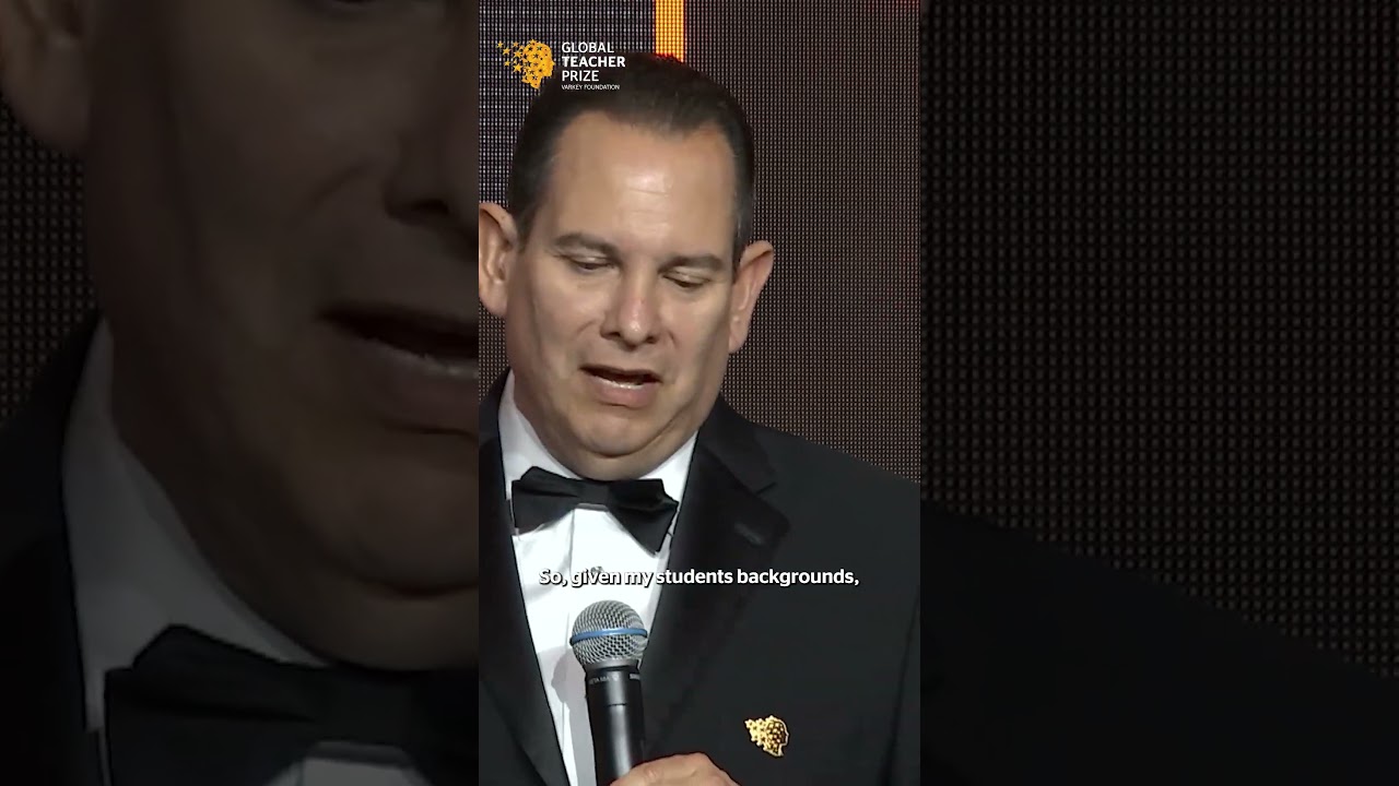 GTP Top 10 Finalist Erick Hueck At The 2025 GEMS Education Global Teacher Prize Gala