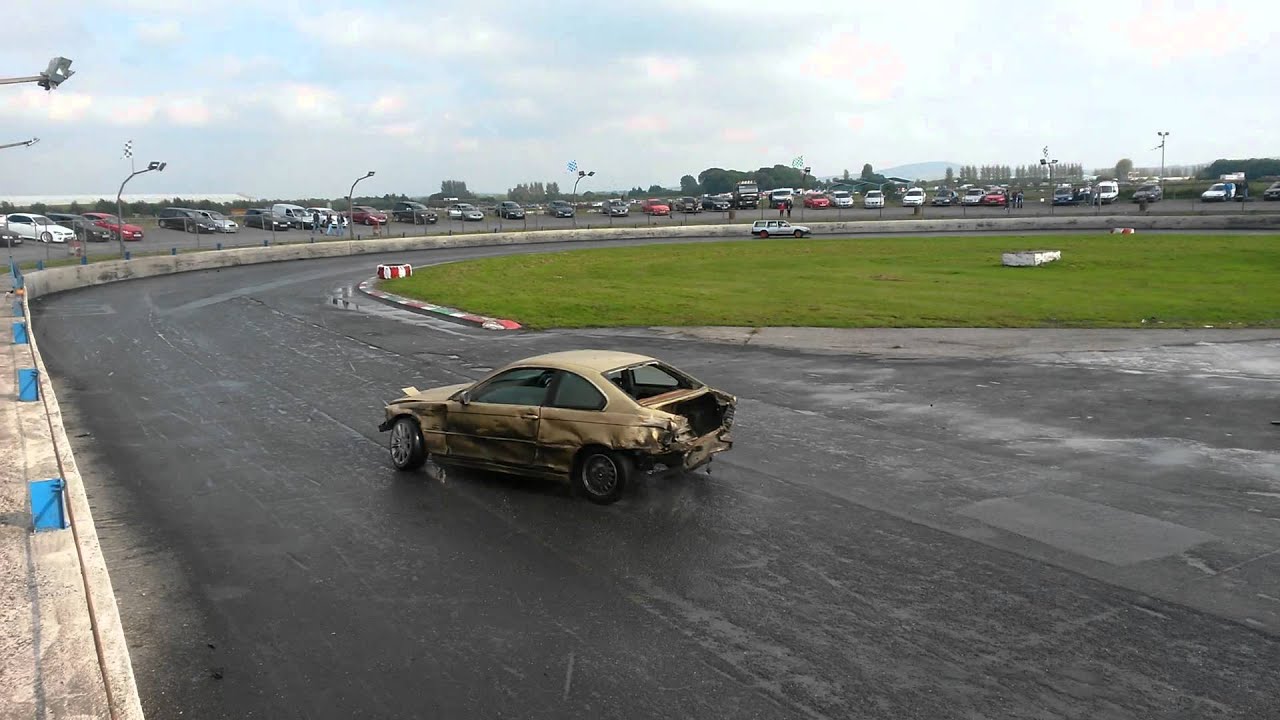 Diffin & Drifting Nutts Corner Oval (1)