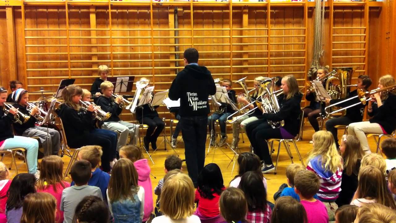 Tertnes Skoles Musikkorps: Entry Tune [Millstone]