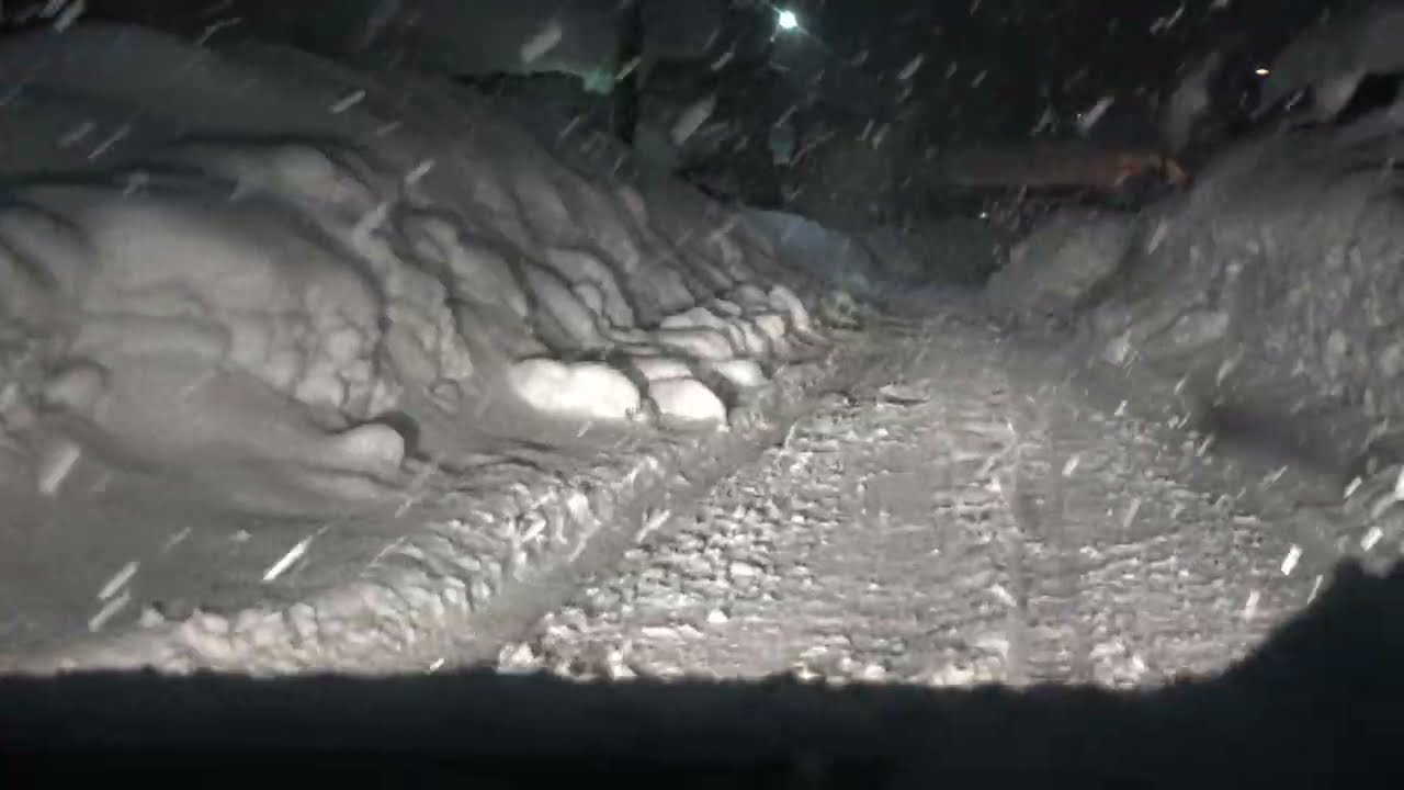 雪の迷宮、スタック繰り返す！！　新潟県の超豪雪地帯