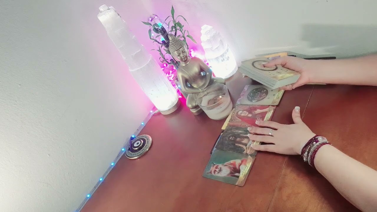 LA CLARIVIDENTE CAYO EN TRANCE CUANDO TOCO TU FOTODIJO QLA TRAICIÓN LE VINOPOR LOQTE HIZO ATI KARMA