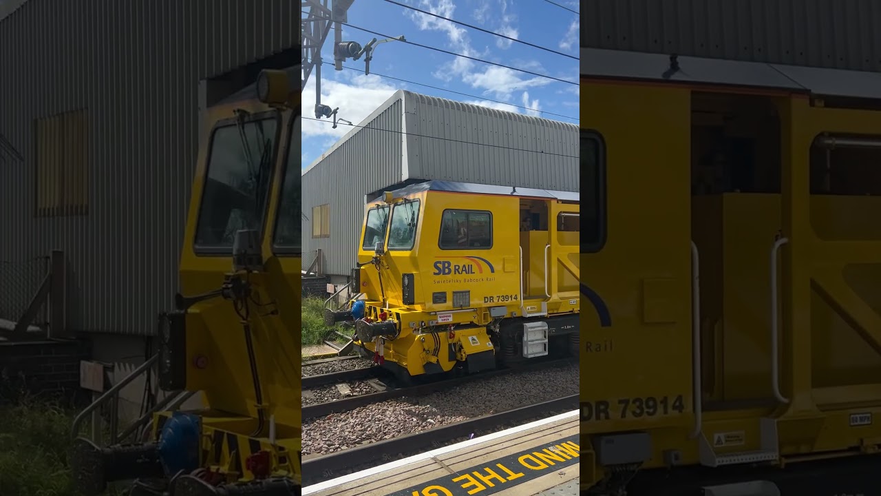 SB rail tamper leaving Stafford with a 2 tone!.