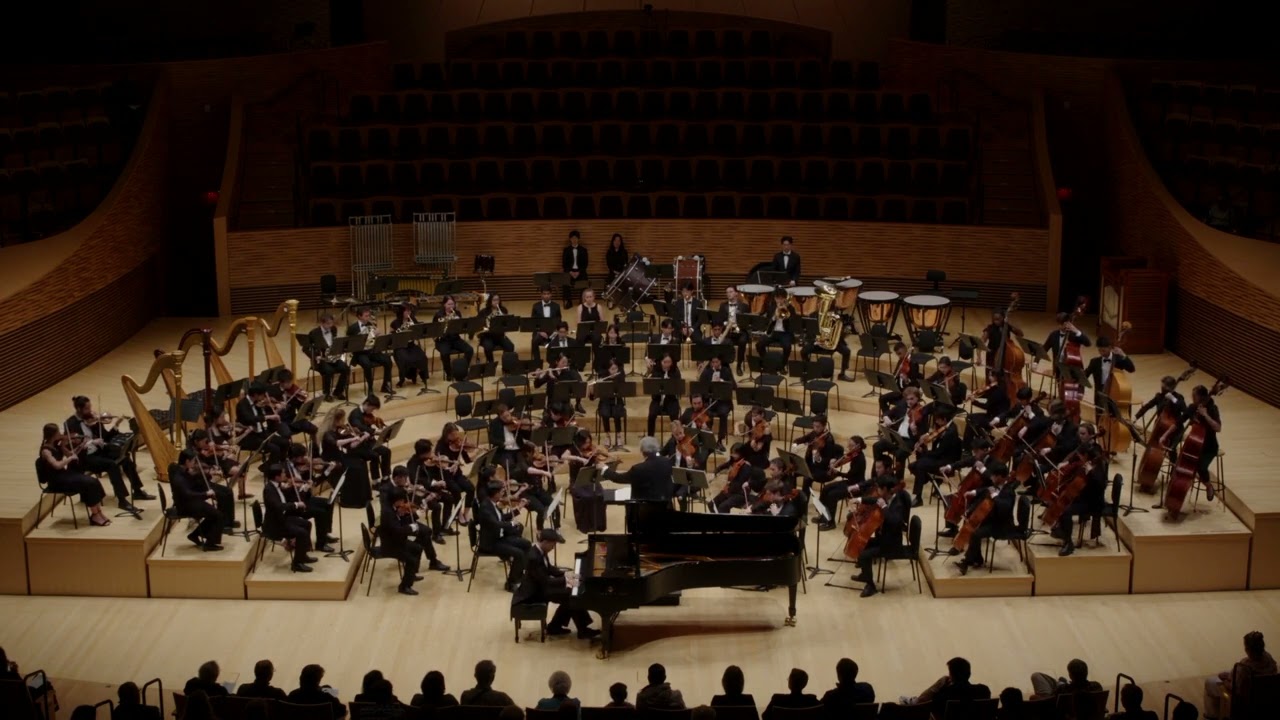 SERGEI RACHMANINOFF   Piano Concerto No. 2 in C minor, Op. 18 / Roger Xia, piano