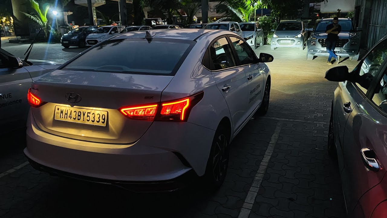 अमीरों के शौक 😅 Hyundai Verna Night Review Premium Looks But Headlights 🤔
