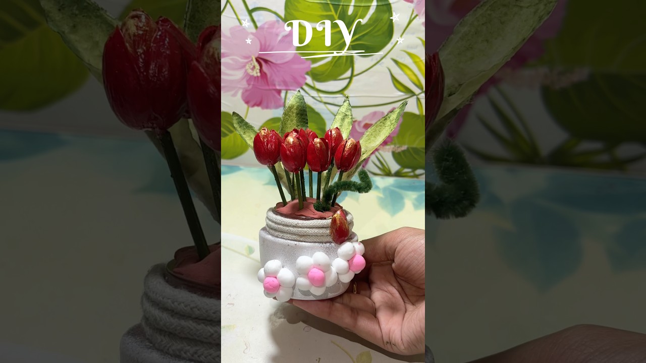 Handmade tulip vase because flowers deserve art 💐#trending #diy #art #craft #flowers #shorts