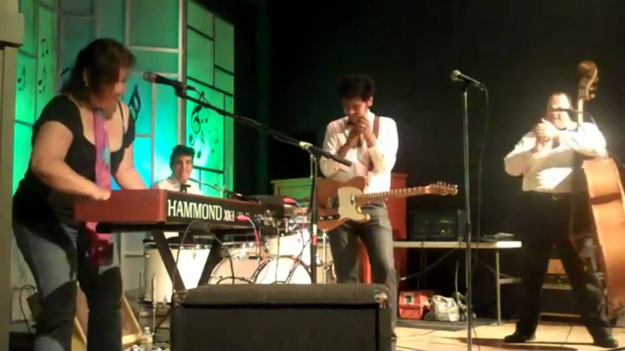 Dona Oxford BOOGIE WOOGIE Queen plays with Good Rockin band