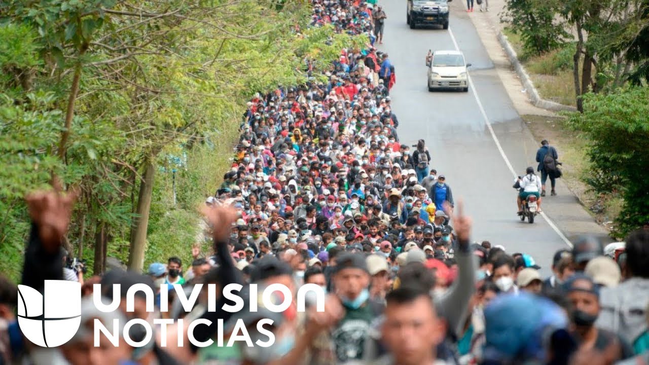 No pudieron contenerlos: miles de migrantes cruzan en caravana las fronteras de Honduras y Guatemala
