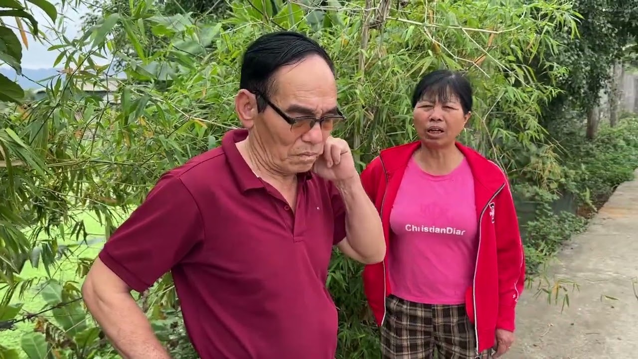 Ông Hiếu Cay Cú Trắch Mụ Liên Sao Lại Nói Rối Bà Minh…