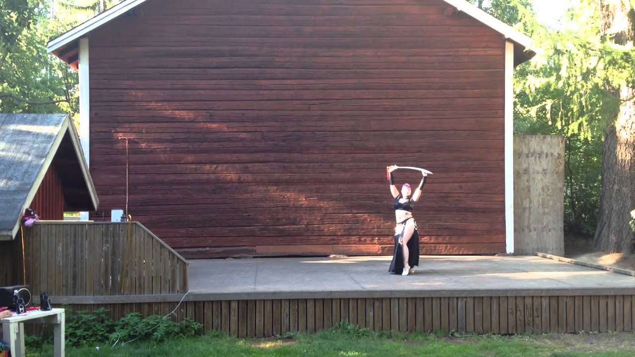 Satu R&auml;is&auml;nen &ndash; Miekkaimprovisaatio @ Haiharan kes&auml;kauden p&auml;&auml;t&ouml;s