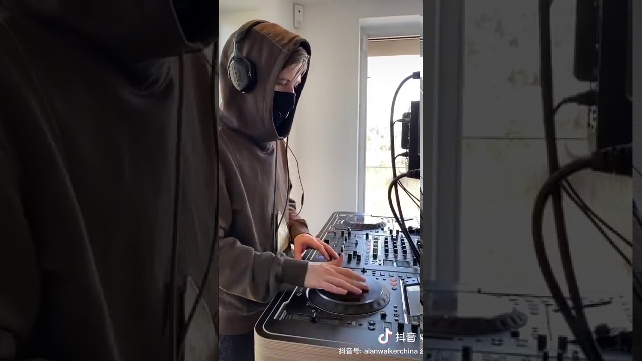 Alan Walker Live 1 [10/04/2020]