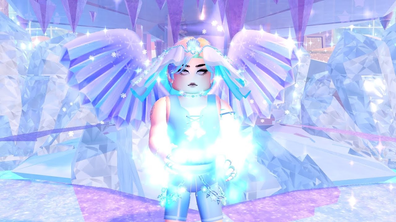 Freezing Everything As An Ice Fairy In Roblox Royale High Campus 3!