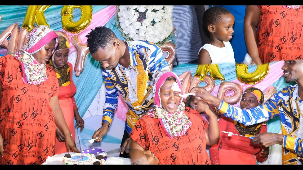 Surprise ya anniversaire ya boss wa Bujahit yafashe // Raba ivyagiriye umugore wiwe arakoma induru